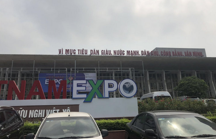 湖南Z6尊龙凯时旅行河内国际商业展  耐磨陶瓷产品拓展越南市场