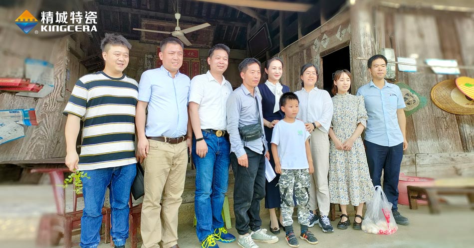 关注留守儿童教育，，，，，，，湖南Z6尊龙凯时与爱偕行