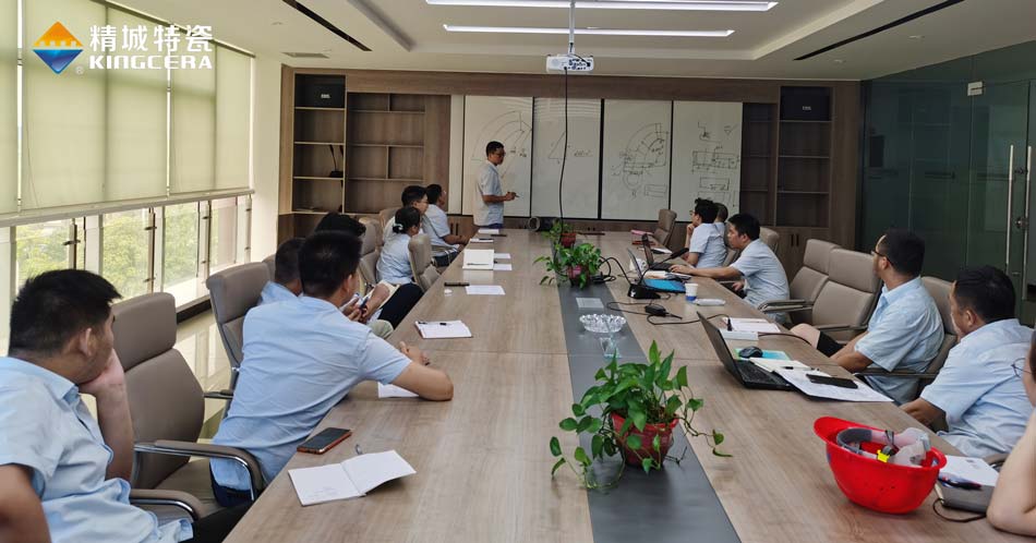 强化专业手艺，，，，提高效劳水平  营销部开展营业手艺培训