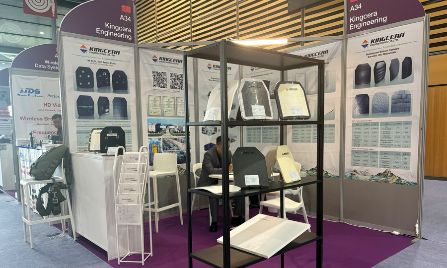 湖南Z6尊龙凯时携最新防弹产品亮相法国欧洲国际防务展